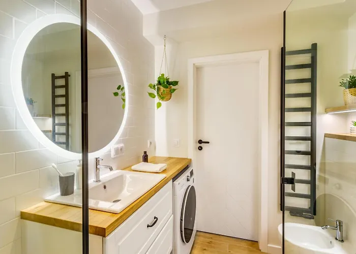 National Stadium Sunny By Bookinghost Apartment *